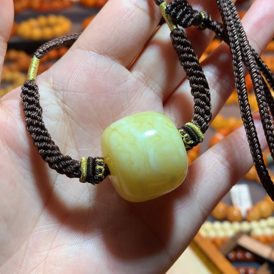 【闪购商品】蜜蜡吊坠(赠链)未镶嵌