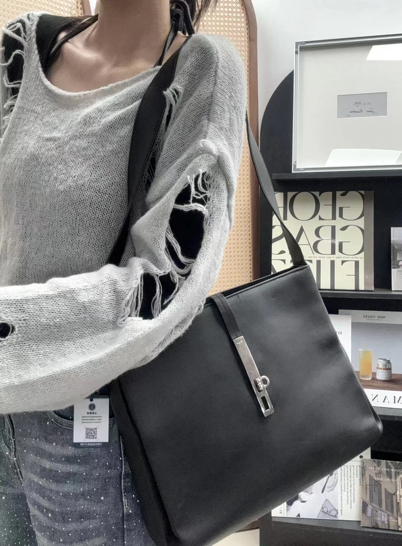 95新 FERRAGAMO/菲拉格慕 黑银Jackie单肩包/秋境 1017