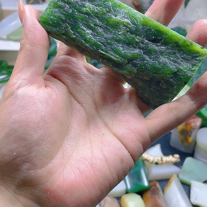 和田玉未镶嵌珠宝半成品