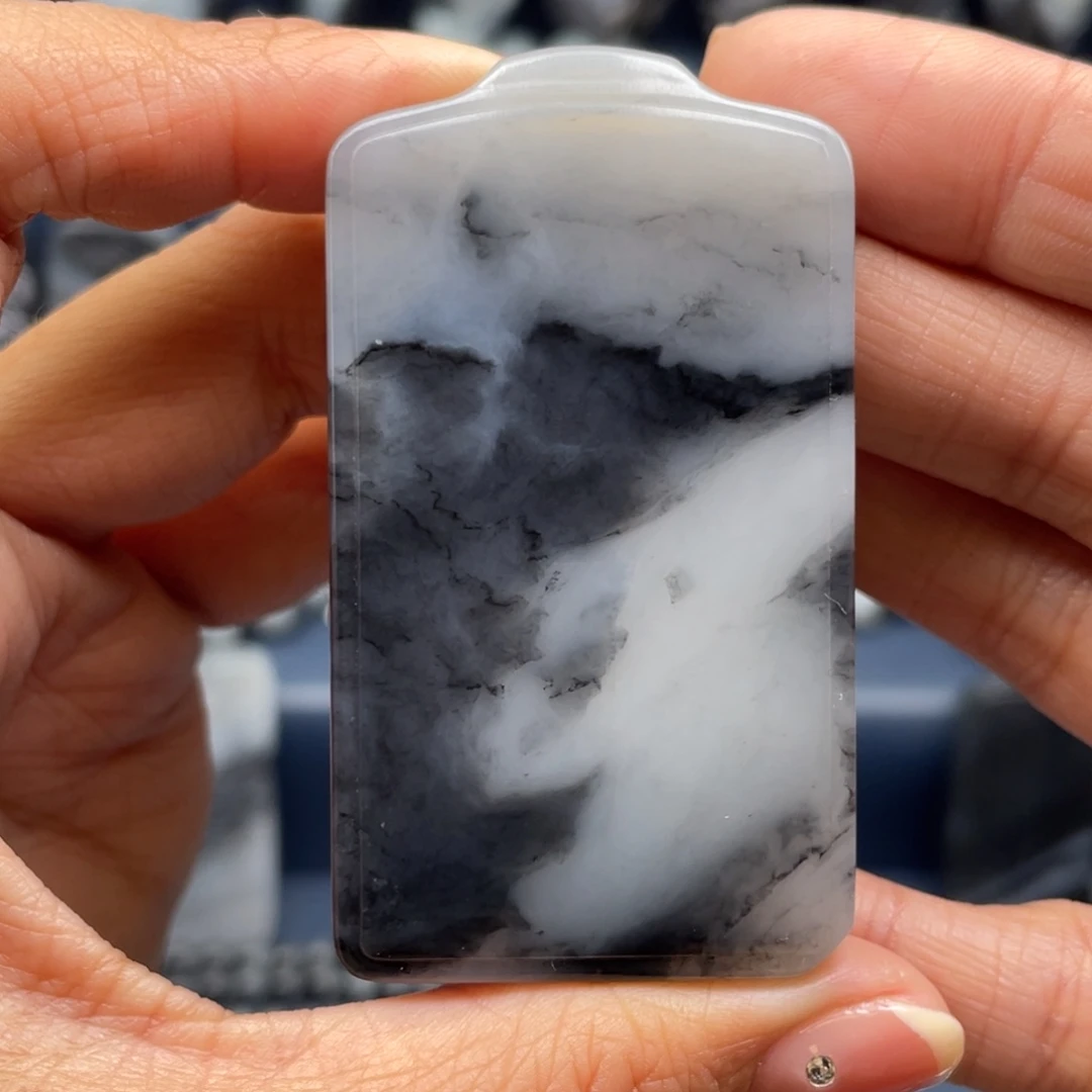 年***糕和田玉未镶嵌颈饰