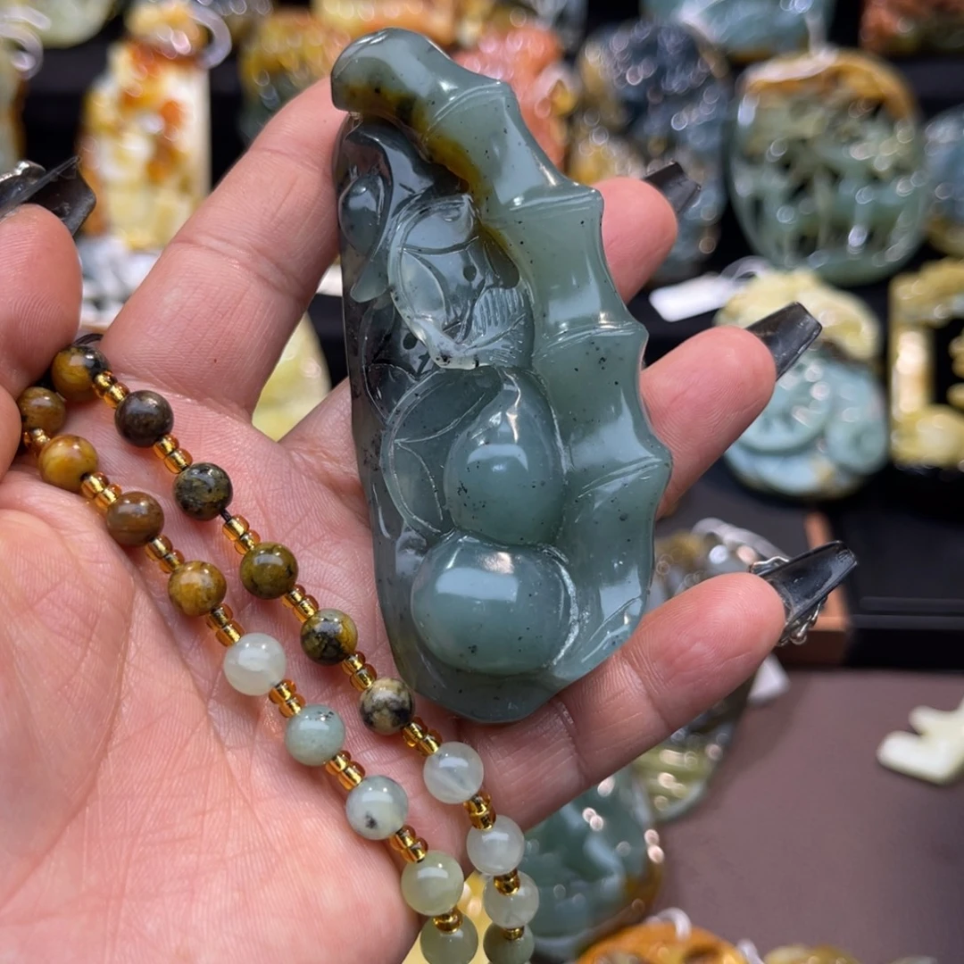 蛇纹石玉未镶嵌吊坠(赠链)