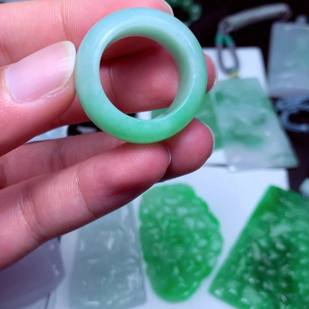 颈饰未镶嵌翡翠天然A货翡翠