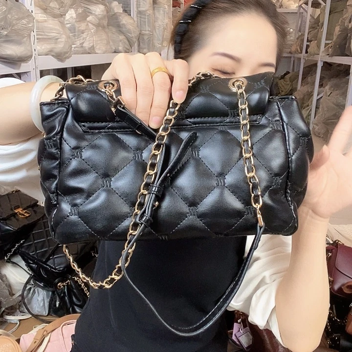 蚕丝小牛剖层皮革PU