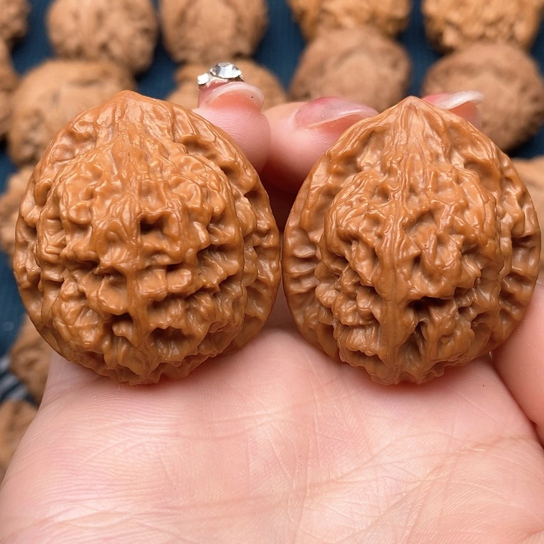 文玩核桃吊坠雪狮