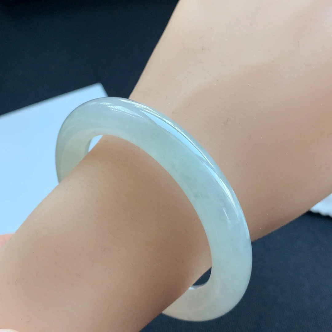 翡翠未镶嵌手镯28号52圆