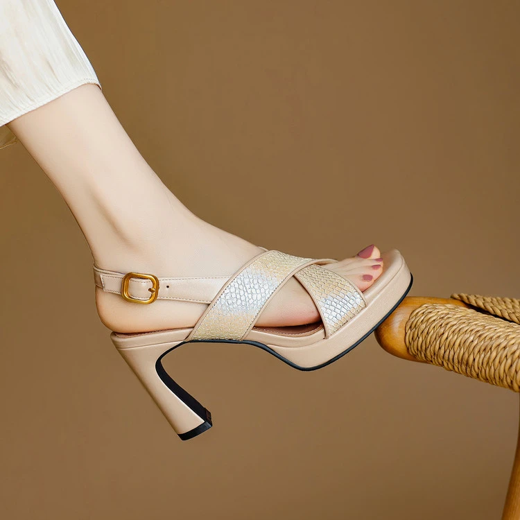 2025新款夏季外穿气质软皮真皮一字带粗跟防水台超高跟女鞋凉鞋
