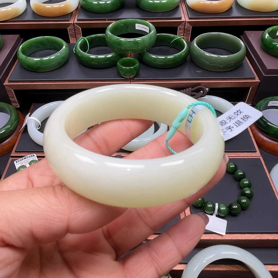 和田玉未镶嵌手镯5657