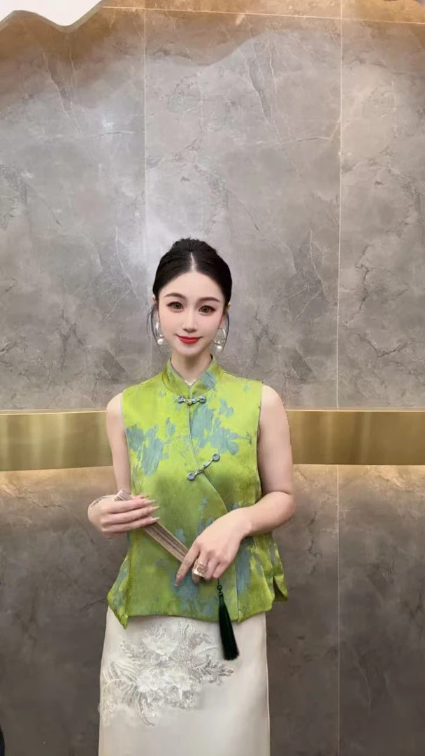 3700新国潮重工刺绣斜边扣气质马甲