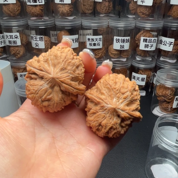 文玩核桃吊坠和尚头44