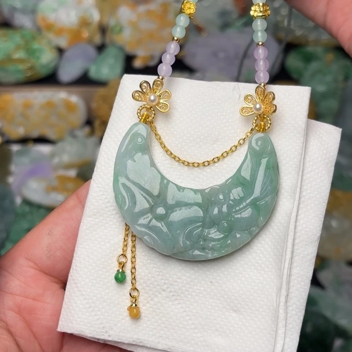 翡翠颈饰未镶嵌吊坠