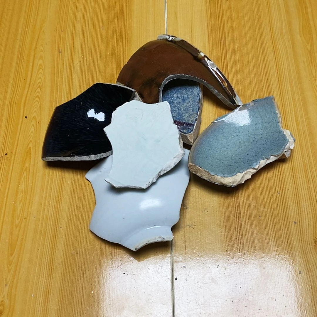 金铜精品瓷片标本11