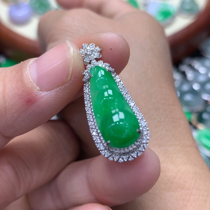 翡翠吊坠(不含链)18K金镶嵌