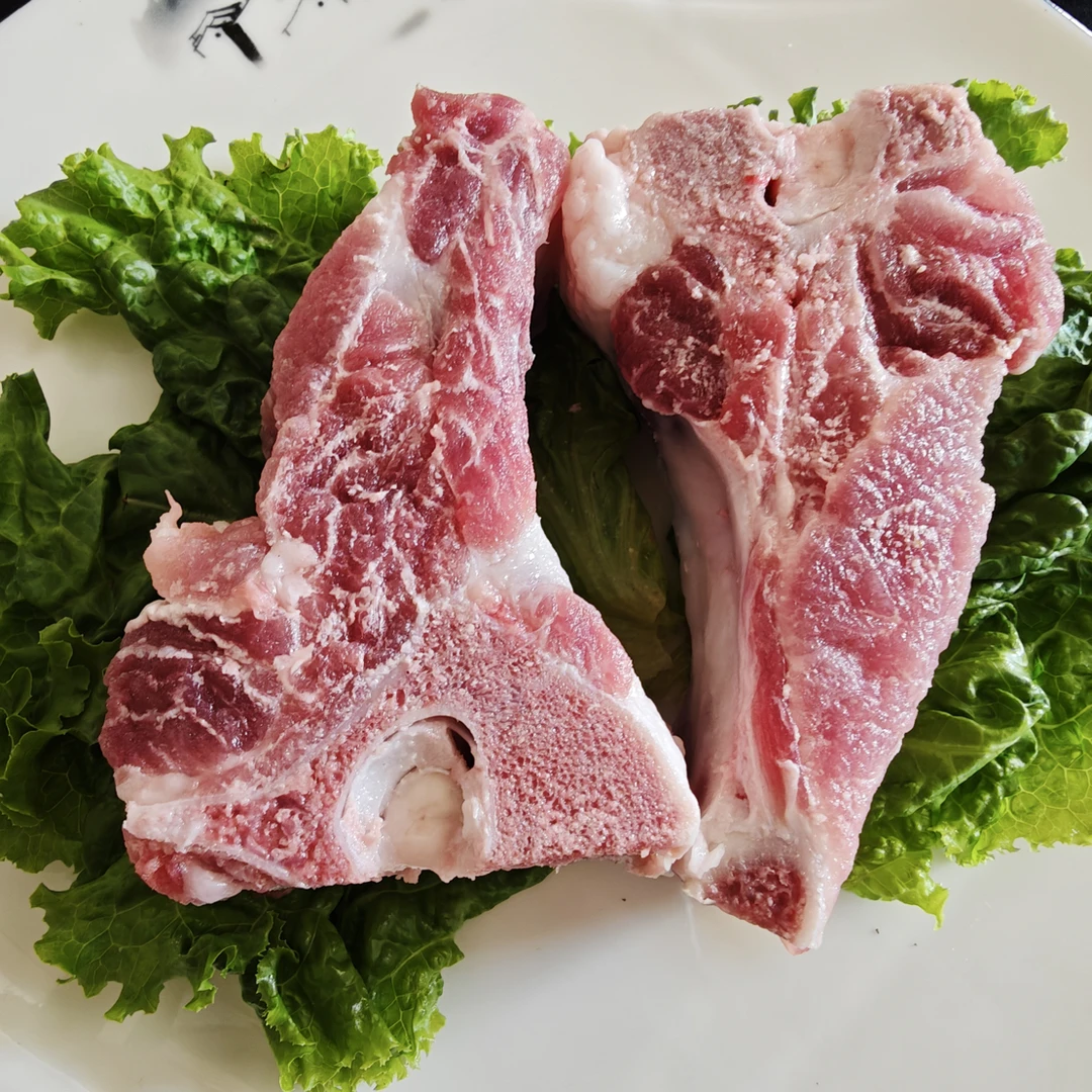 精品东北粮食土猪排骨带脊骨块猪前排整根现切发货