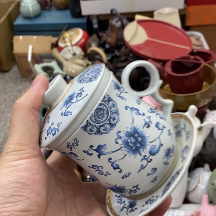 陶瓷艺术品及陶瓷壶壶