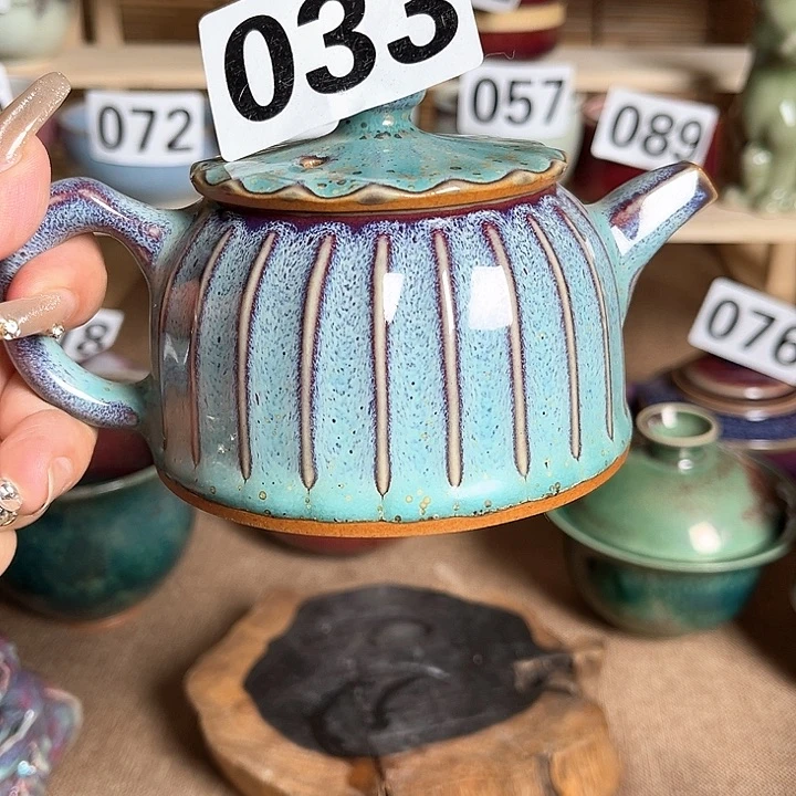 壶神垕钧瓷青莲壶