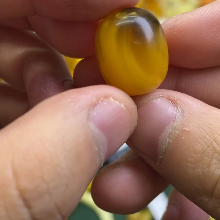 琥珀未镶嵌珠宝奇石