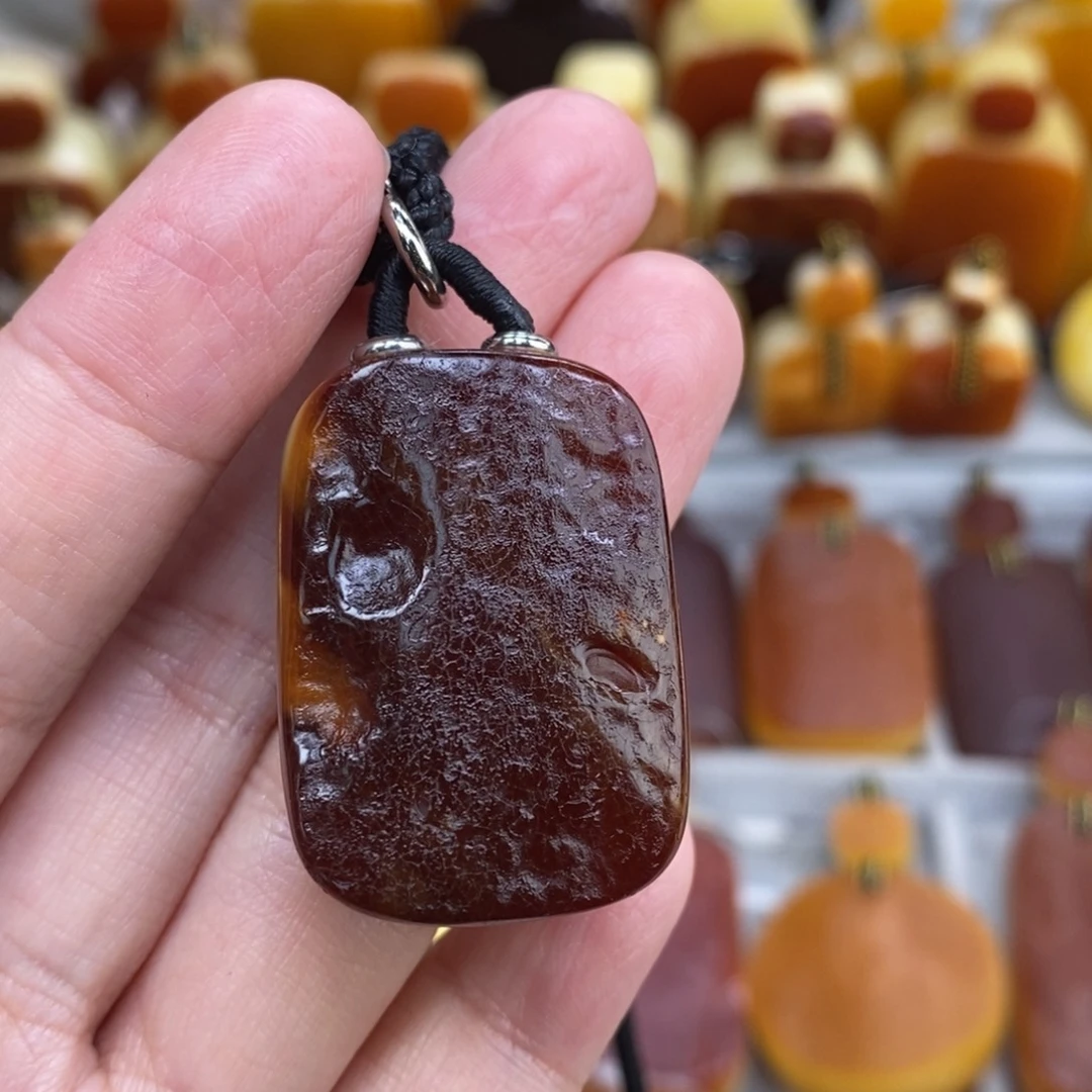 蜜蜡未镶嵌珠宝奇石