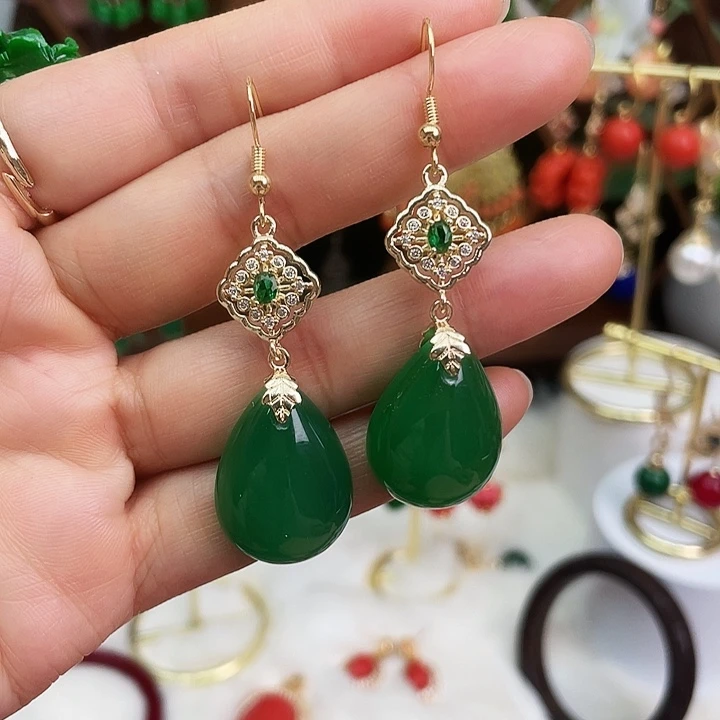 玛瑙/玉髓耳钉合金绿玉髓水滴