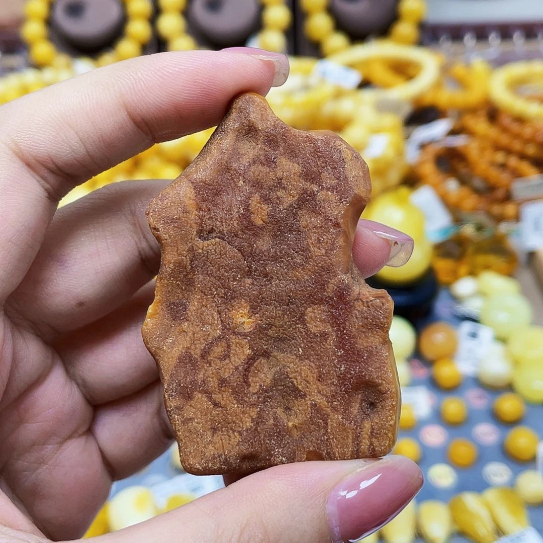 未镶嵌琥珀珠宝奇石小**哥62.5*39.7*12.4mm