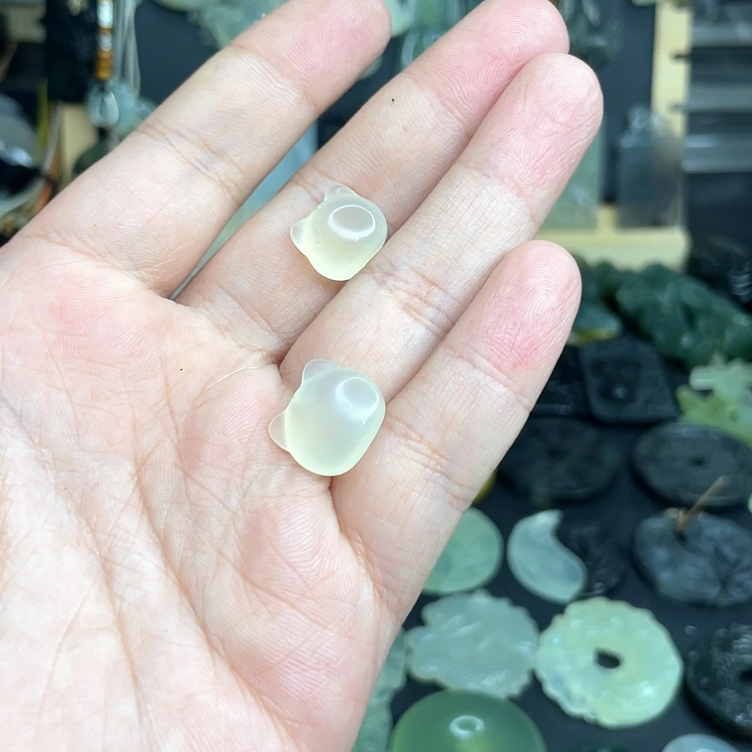 未镶嵌岫玉颈饰猫头