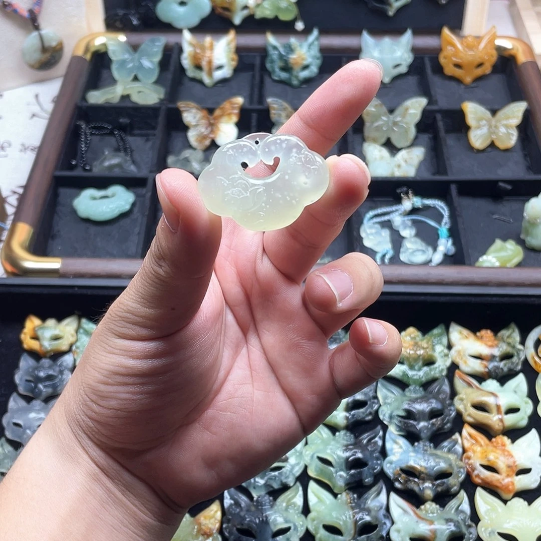 未镶嵌蛇纹石玉颈饰
