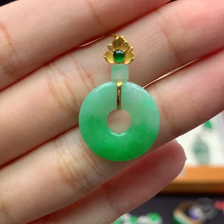 颈饰18K金镶嵌翡翠翡翠
