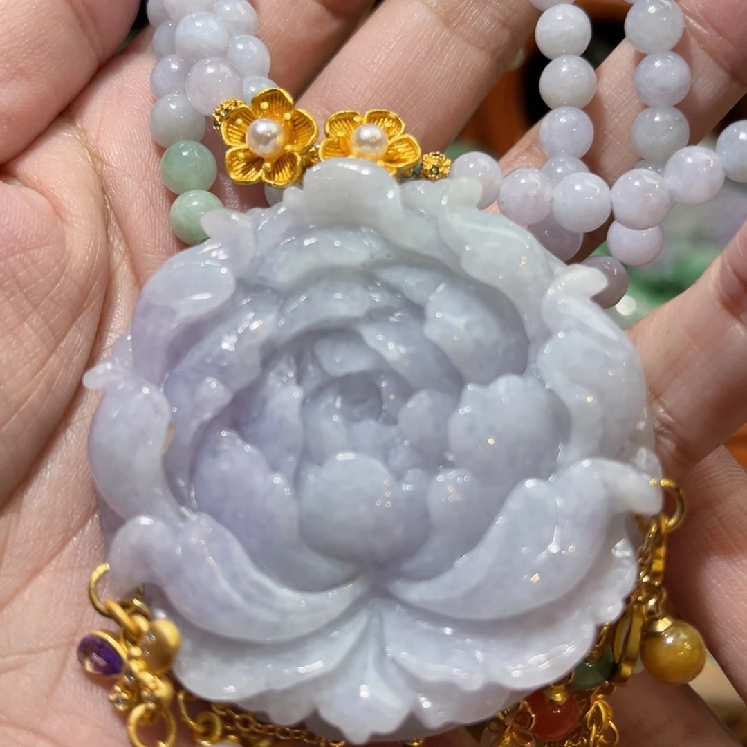翡翠未镶嵌颈饰待编织