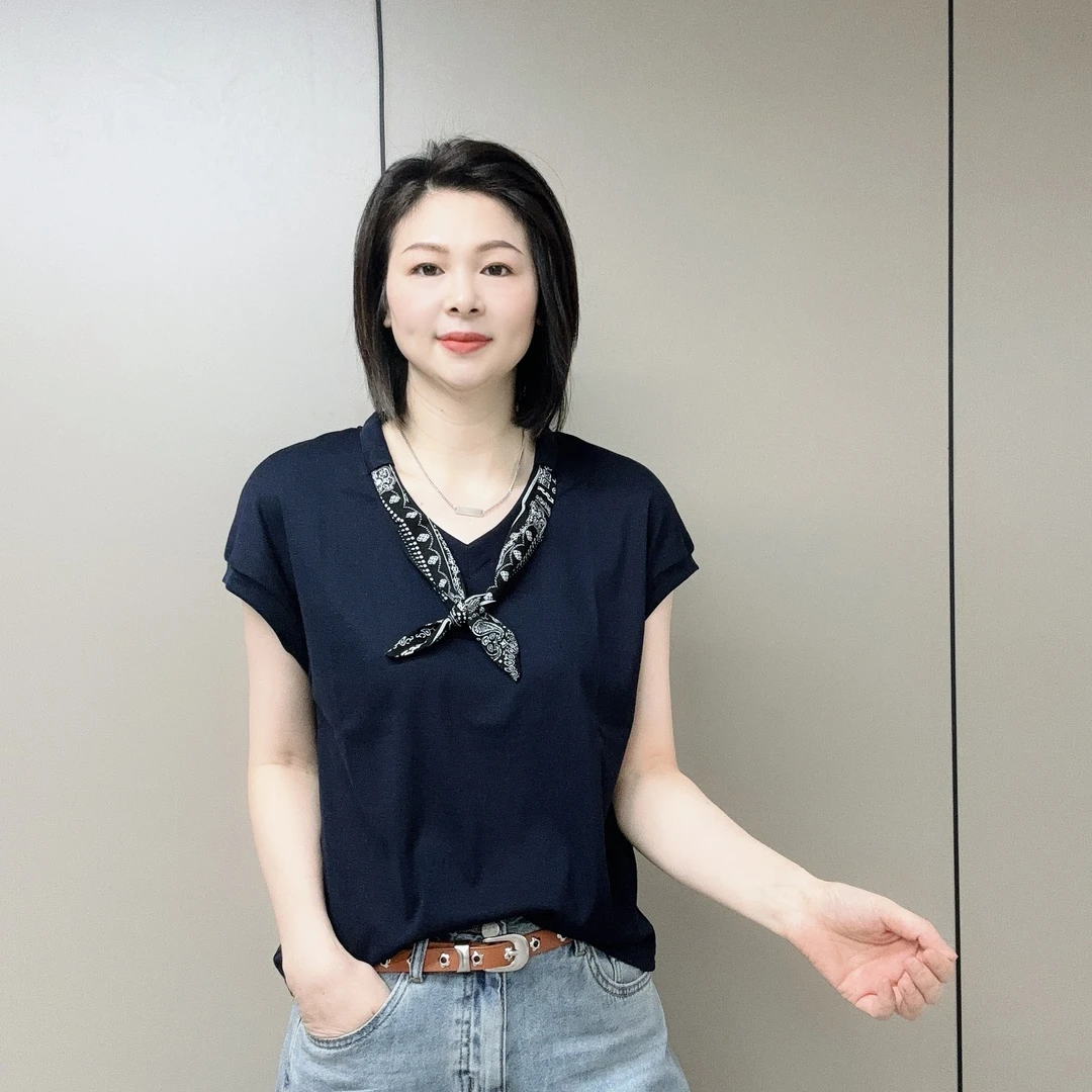 【魅力风】夏季新款V领设计感宽松显瘦短袖上衣5328款