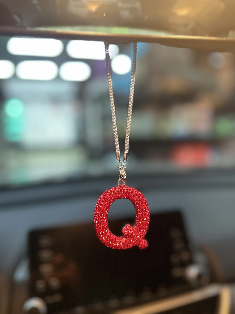 带钻首字母车载挂件