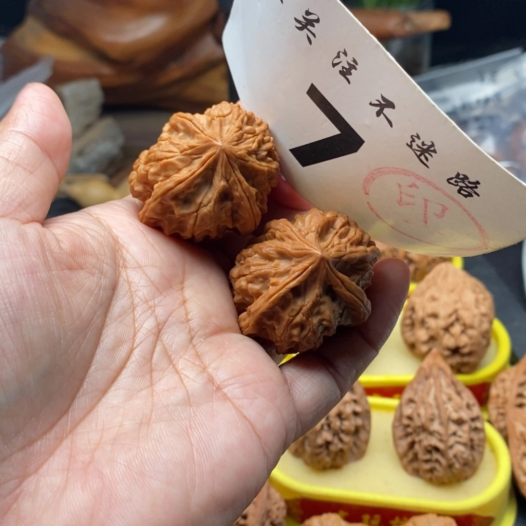 把件文玩核桃40全品三棱