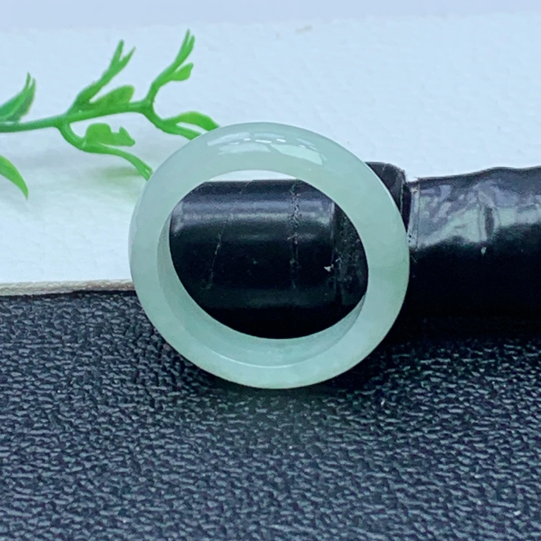 缅甸天然A货翡翠  果绿素面玉戒圈戒指 内径 18mm 编号345
