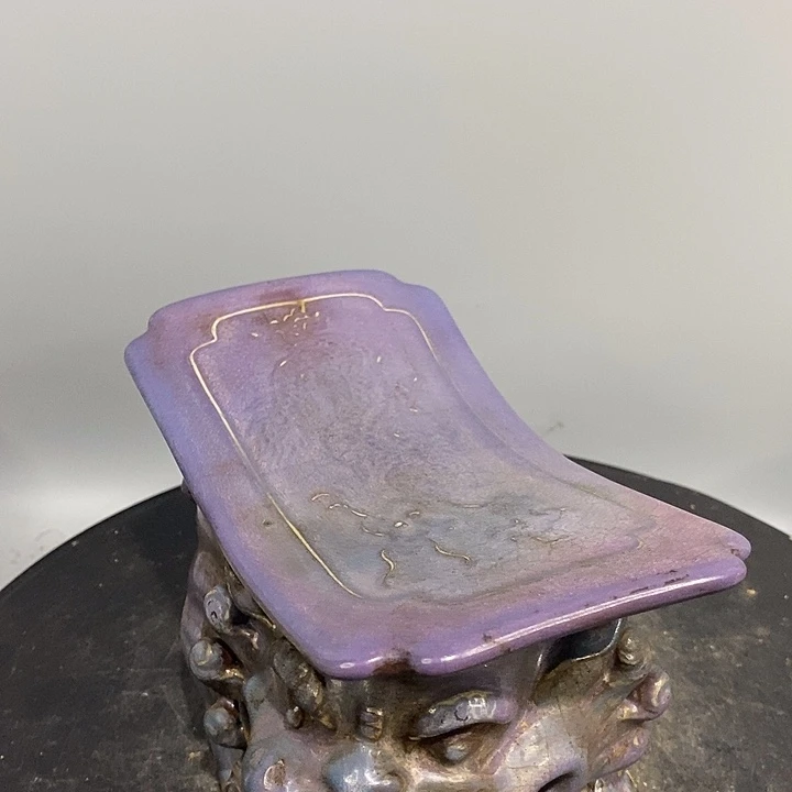 钧窑瓷枕造型独特