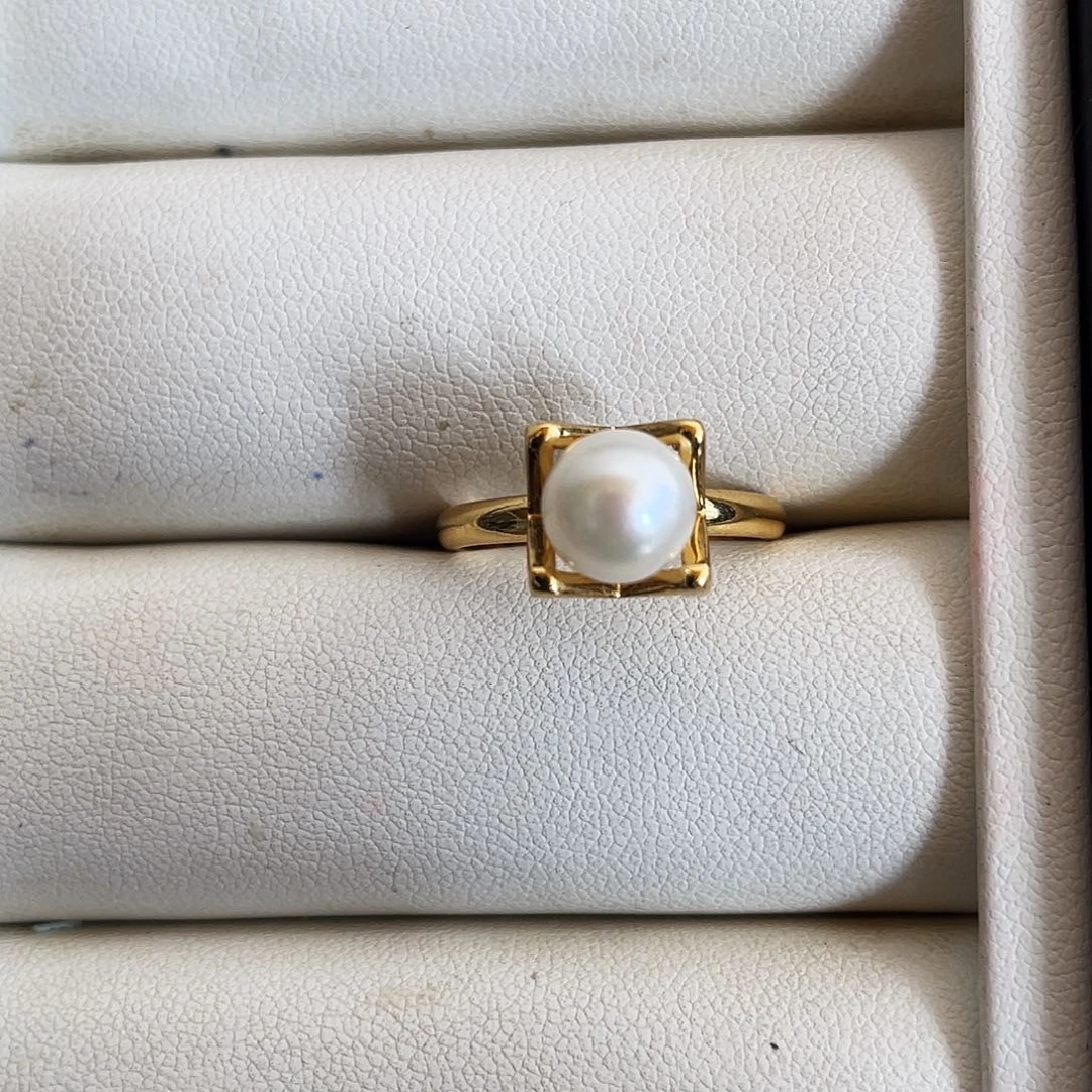 奶***酸银S925镶嵌海水珍珠耳饰