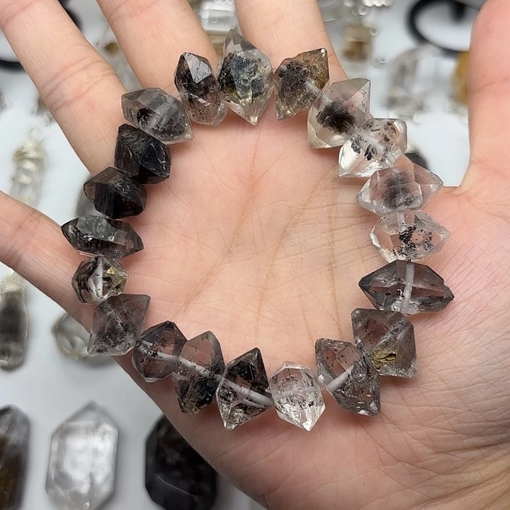 水晶手串未镶嵌闪灵钻手串