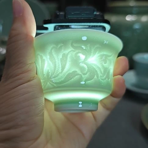 茶盏刘谦老师鲜碧釉莲纹品茗杯微瑕
