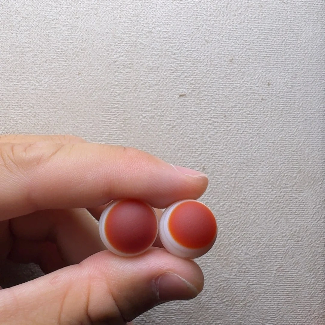 伊***n玛瑙/玉髓颈饰未镶嵌