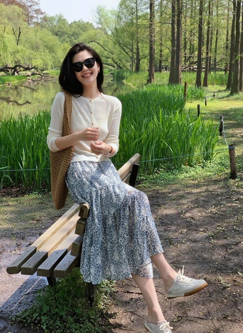 2025新款夏季休闲简约韩版上衣搭配半身裙裙子显瘦百搭时尚洋气女