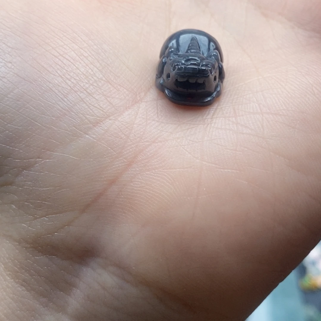 翡翠未镶嵌颈饰你有