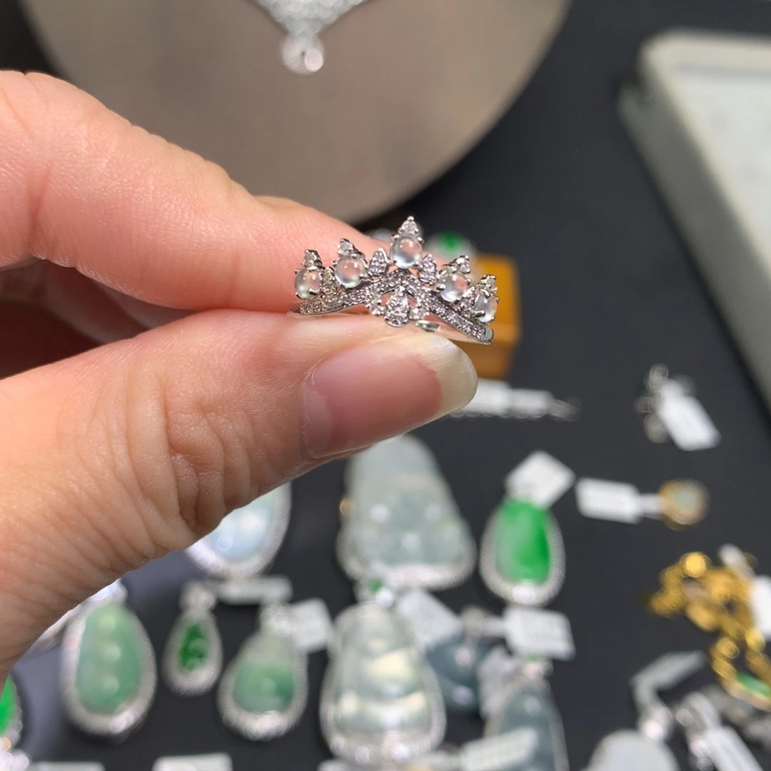 吊坠(不含链)18K金镶嵌翡翠