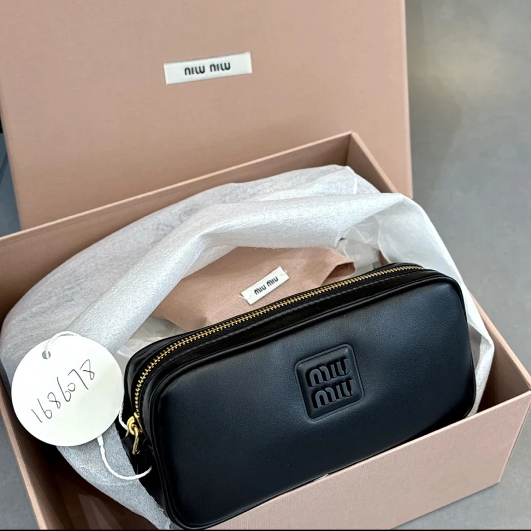 99新 MIU MIU/缪缪 夏七中古/ miumiu黑色腰包/21610