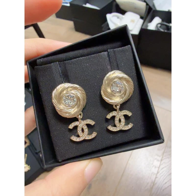 未使用 Chanel/香奈儿  澳海贝25s旋转螺纹风球耳钉耳坠