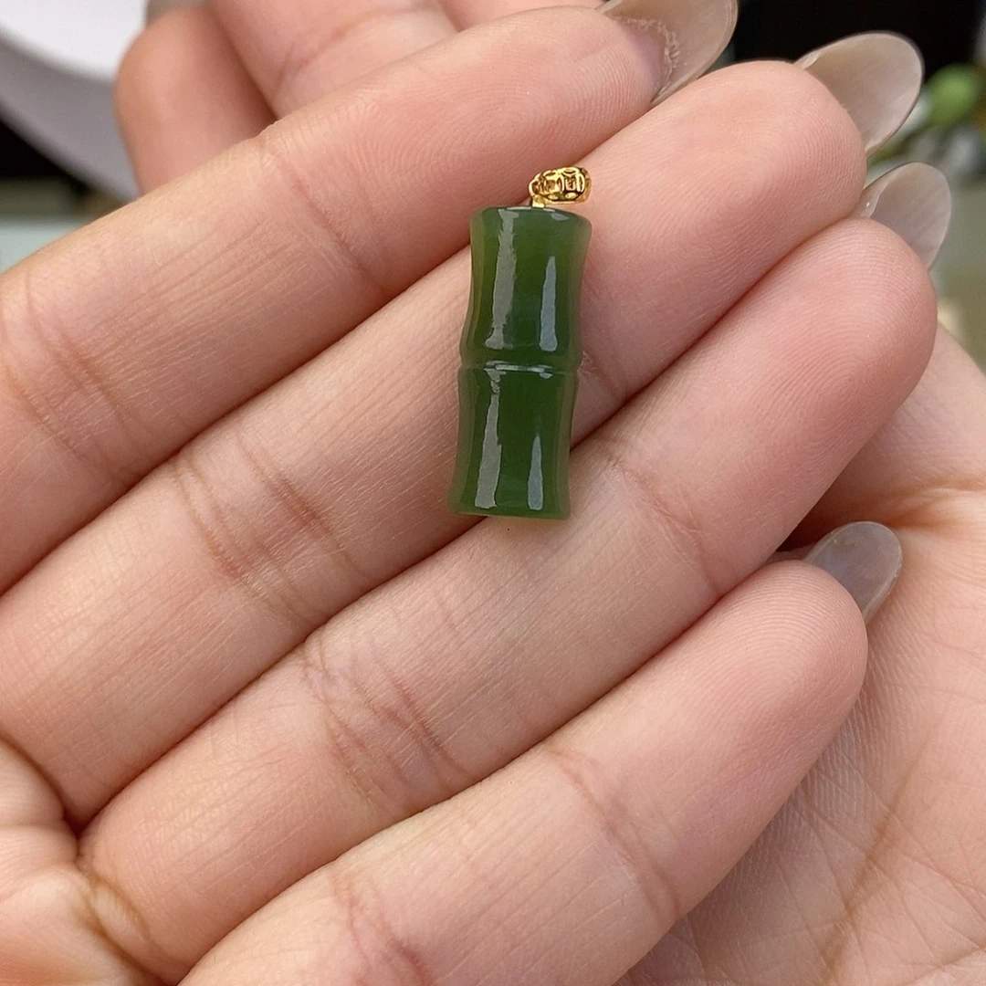 和田玉吊坠(赠链)18K金镶嵌