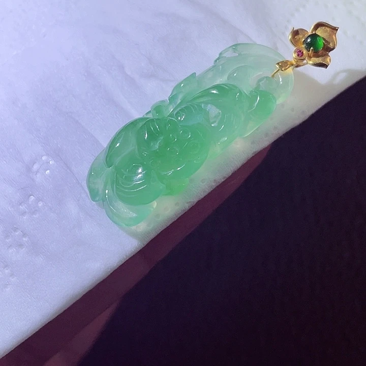 颈饰18K金镶嵌翡翠翡翠