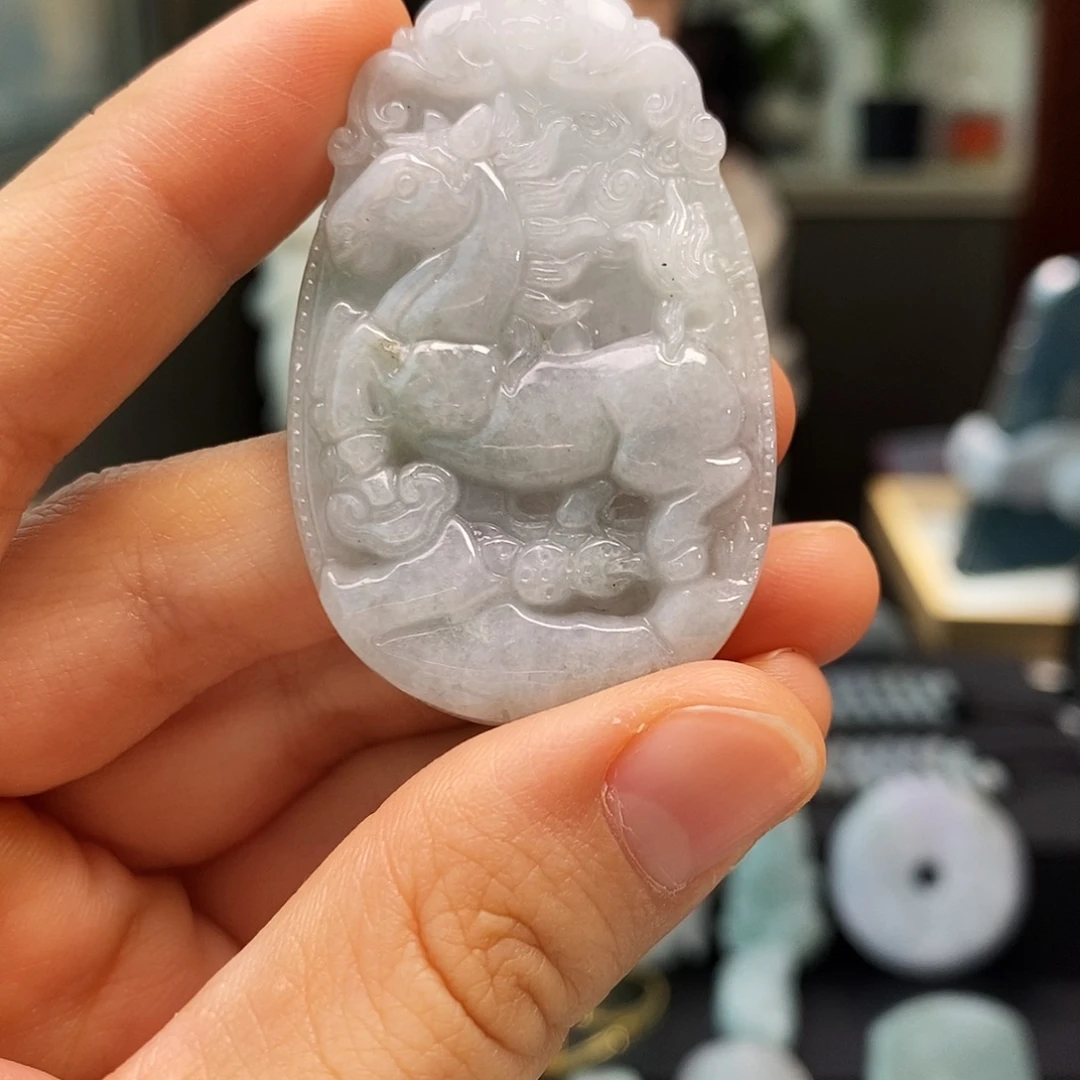 翡翠未镶嵌颈饰马