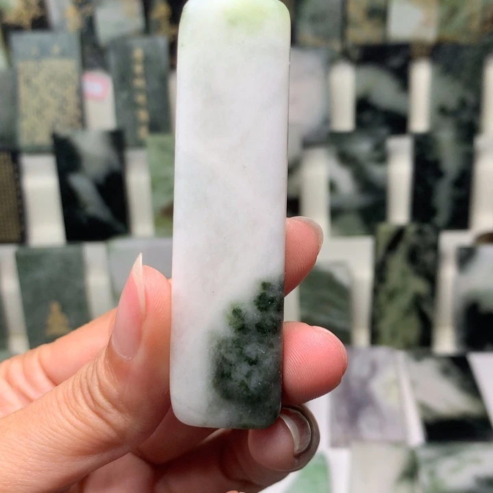 独山玉颈饰未镶嵌