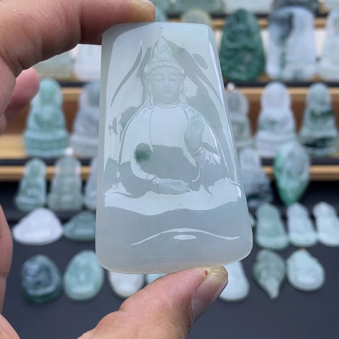 翡翠未镶嵌颈饰素衣观音