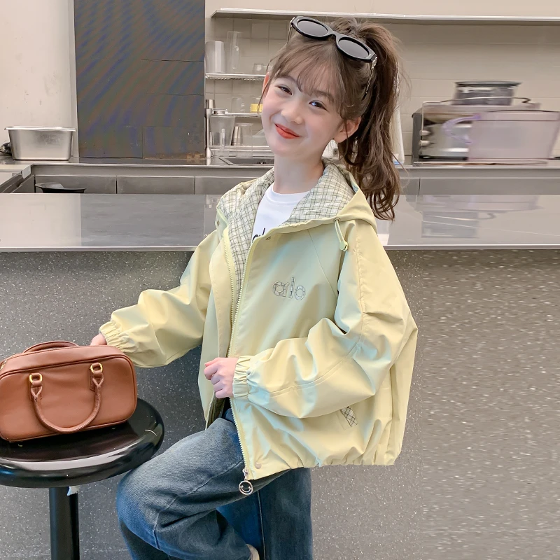 女童秋装外套冲锋衣2025新款洋气儿童春秋季大童女孩连帽夹克上衣