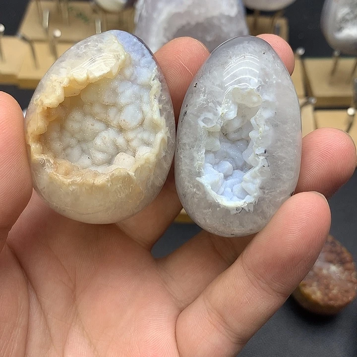 幼***亮玛瑙/玉髓未镶嵌珠宝奇石