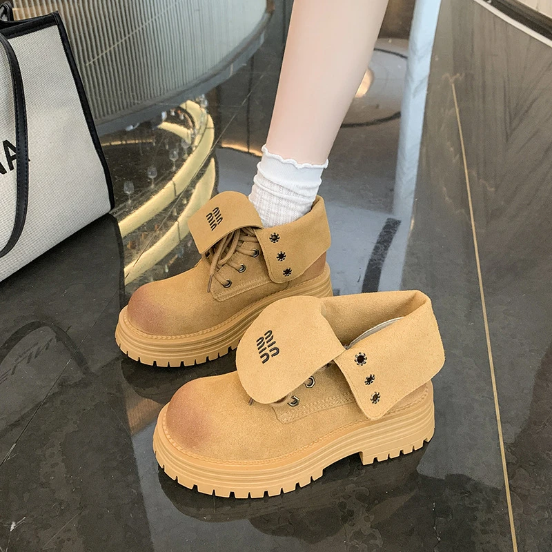 小众西部牛仔马丁靴女2025秋季新款美拉德旅行炸街短靴机车时装靴