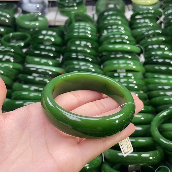 未镶嵌手镯和田玉（碧玉）